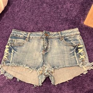Jean shorts with side details